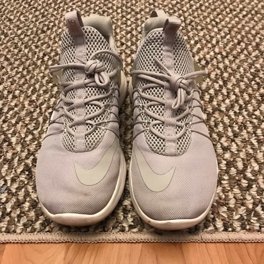 Women’s Gray Nike Sneakers